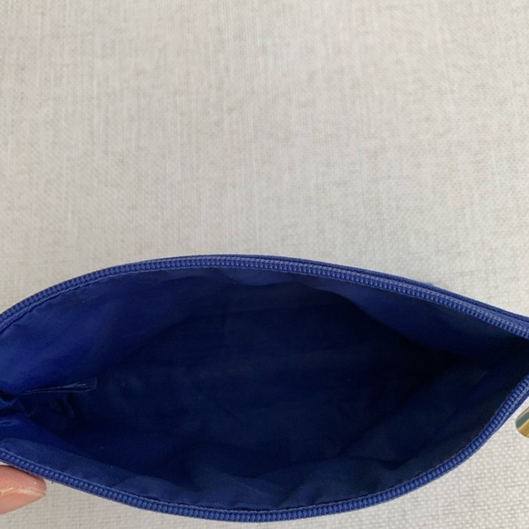 Women’s Estee Lauder Cosmetic Bag - Picture 5 of 5